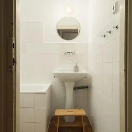 Artisan & Old-Timey 2 Bedrooms Home Praga Exterior foto