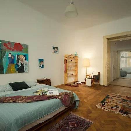 Artisan & Old-Timey 2 Bedrooms Home Praga Exterior foto